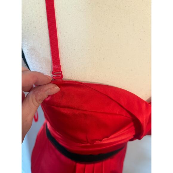 BCBG MAX AZRIA Red Silk Full Length Strapless Train Dress Gown Size 2 - Picture 7 of 7
